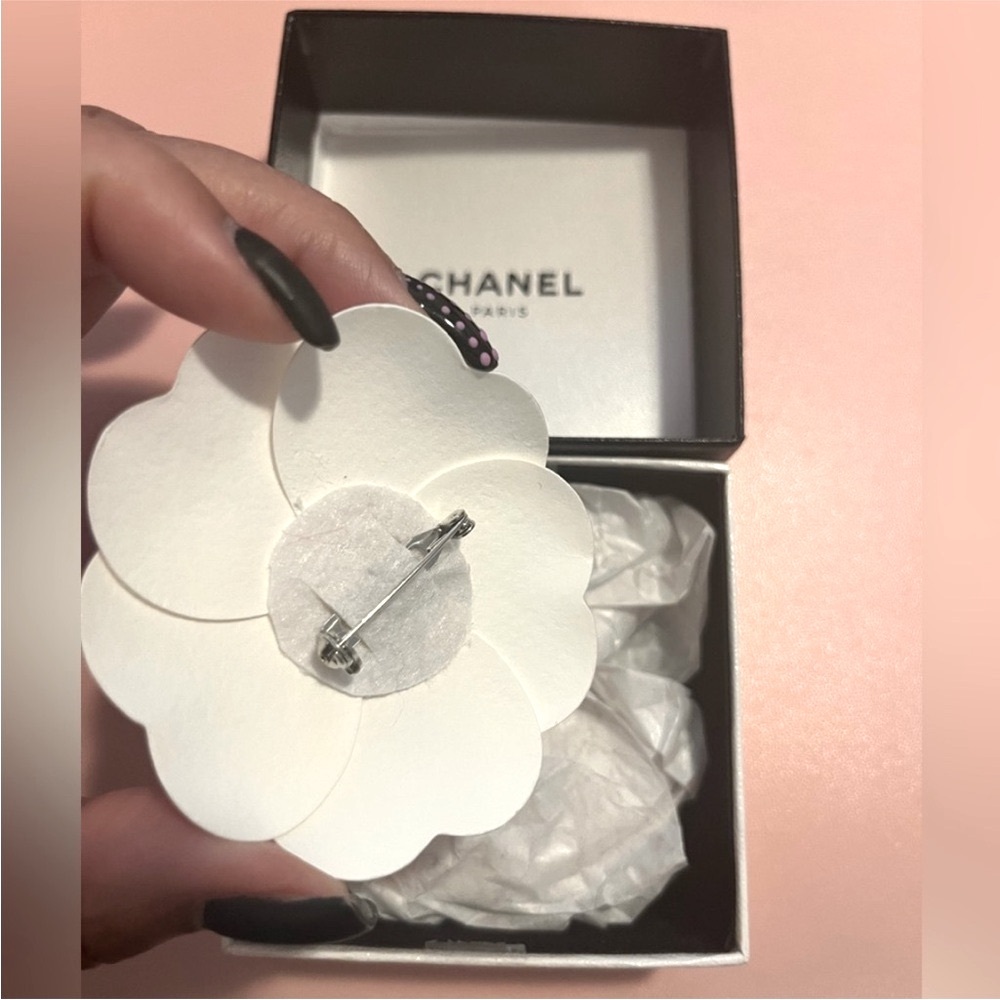 Chanel Camellia Flower Brooch + box + gift bag - Picture 2 of 6